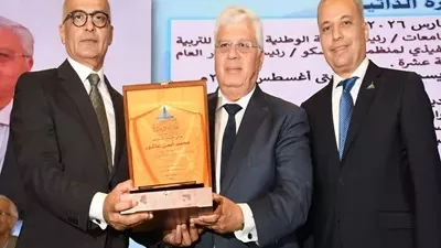 رئيس جامعة عين شمس يشهد فعاليات المؤتمر العلمي لكلية الهندسة