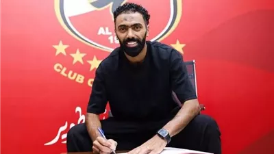رسميا.. الأهلي يجدد عقد حسين الشحات لمدة موسمين