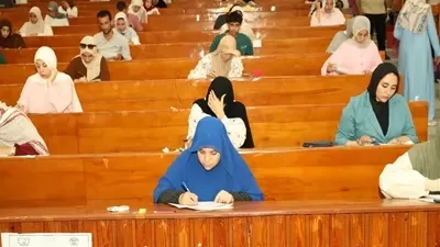 رئيس جامعة قناة السويس يتفقد انتظام الامتحانات بكلية الزراعة