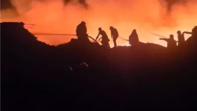 إندلاع حريق هائل بأحد مصانع صناعة البويات والزيوت فى الخانكة