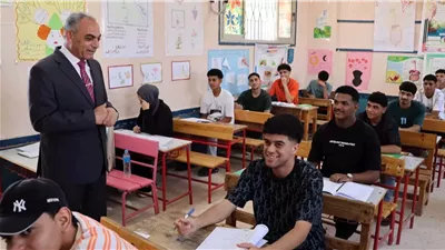 محافظ الإسماعيلية يتفقد لجان امتحانات الثانوية العامة في فايد.صور