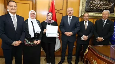 جامعة قناة السويس تكرّم الفائزين بـ«وسام التميز الذهبي»