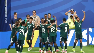 دونيس يعلن تشكيل السعودية أمام الرأس الأخضر في كأس العالم