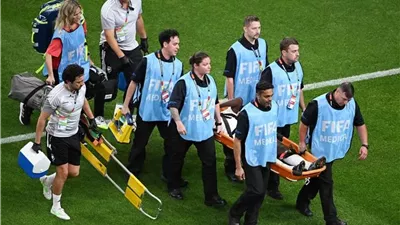 لاعب السعودية يغادر مباراة الرأس الأخضر على نقالة بعد إصابة قوية