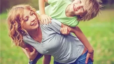وداعًا للموبايل.. 7 أفكار تشغل وقت طفلك في الصيف