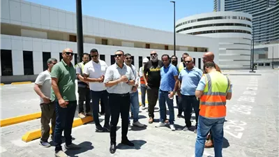 رئيس جهاز العلمين يتابع محاكاة ميدانية لاختبار أنظمة مكافحة الحريق والإخلاء الذكي