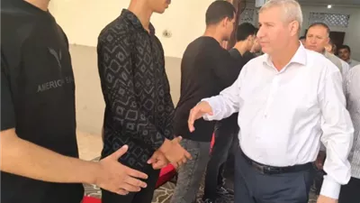 وكيل اول تعليم الشرقية يُؤدي واجب العزاء لاسرة جنا شهيدة العلم