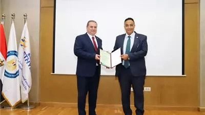 مصر تقود التحول الأخضر.. اعتماد أول تقرير بصمة مائية بقطاع البترول