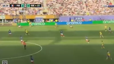 برادلي باركولا يضيف الهدف الثاني لمنتخب فرنسا في شباك السويد