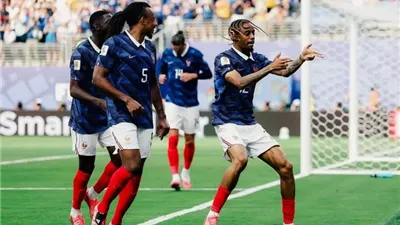 فرنسا تضرب السويد بثلاثية وتتأهل لدور الـ 16 في كأس العالم