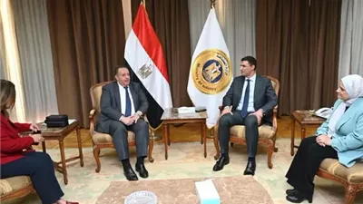 وزير الصناعة يلتقي نقيب المهندسين لبحث دعم خطط التنمية الصناعية