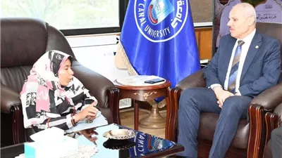 سميرة بنت الإسماعيلية أولى تجارة القناة قهرت الإعاقة بالتفوق