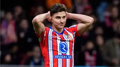 أتلتيكو مدريد يرفض المصالحة مع ألفاريز.. وصفعة منتظرة لبرشلونة