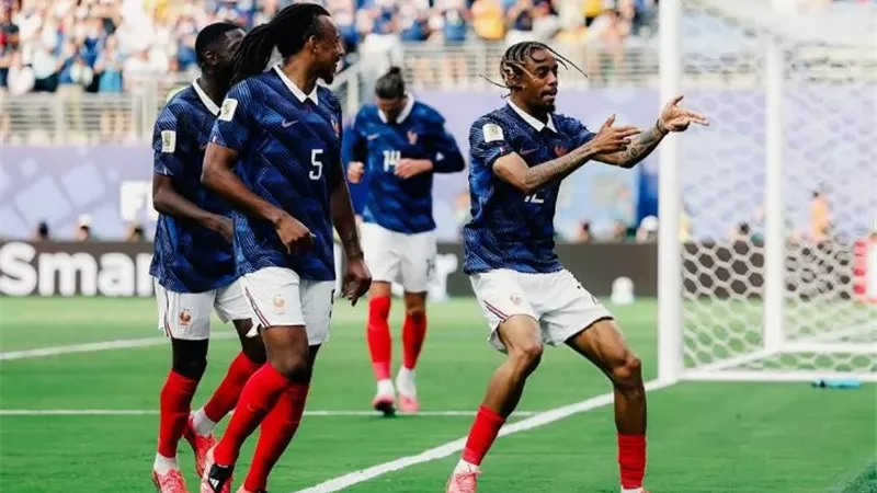 فرنسا والسويد