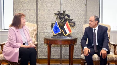 وزير الخارجية يجرى مشاورات سياسية مع المفوضة الأوروبية للمتوسط