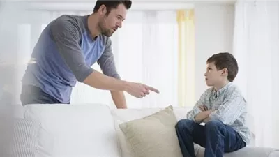 أخطاء يقع فيها الآباء عند العقاب.. تجنبها لتحافظ على ثقة طفلك