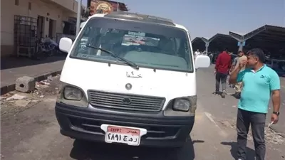 جهاز العاشر يتخذ إجراءات حاسمة لضبط منظومة المواصلات بالمدينة.. صور