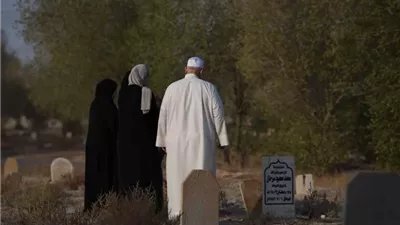 مدى استحباب زيارة المقابر يوم الجمعة.. الإفتاء توضح