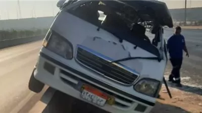 إصابة 5 إثر انقلاب ميكروباص فى الصف
