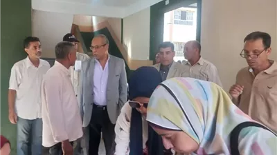 جولة مفاجئة لمدير تعليم القليوبية بلجان كفر شكر للتأكد من انتظام الامتحانات