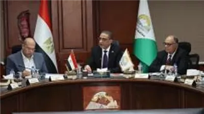 محافظ الجيزة يناقش احتياجات أهالي منشأة القناطر وأوسيم والوراق