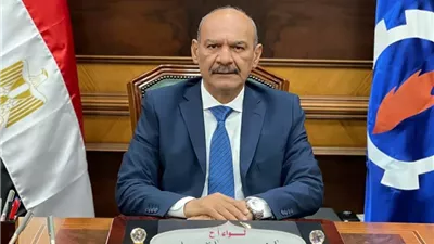 محافظ السويس يهنئ طالبتين أوائل الجمهورية في الدبلومات الفنية