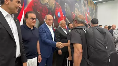 3 وزراء استقبلوا بعثة المنتخب الوطني في مطار العلمين..صور وتفاصيل