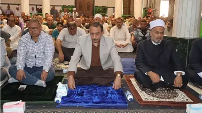 محافظ سوهاج يؤدي صلاة الجمعة بمسجد الشيخ المراغي
