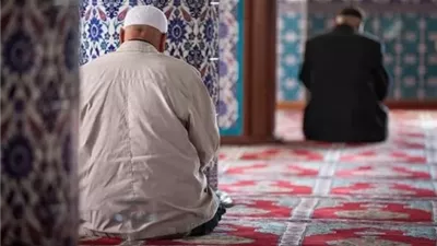 أراء المذاهب الفقهية في كيفية قضاء المسبوق لما فاته من الصلاة