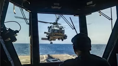 القيادة المركزية الأمريكية: فقدان أحد أفراد الطاقم المدني للسفينة