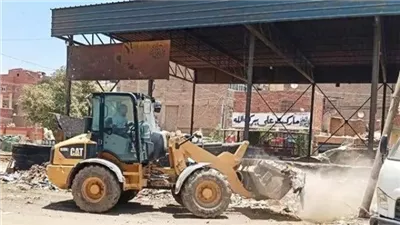رفع 288 طن مخلفات بنطاق أحياء شرق والمحمودية بمدينة أسوان