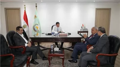 وزير الزراعة يبحث مع 