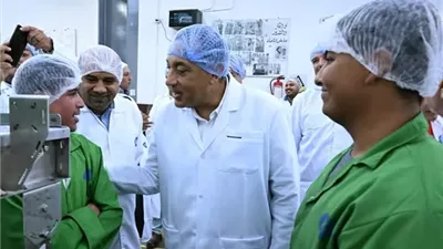 مدبولي يتفقد مزارع ومحطات 