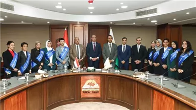 محافظ الجيزة يستقبل وفدًا من برلمان الشيوخ والشباب والطلائع