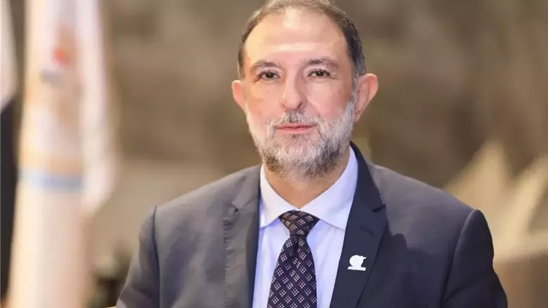 الدكتور طارق الهوبي