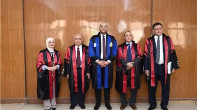 رسالة دكتوراه عن الدبلوماسية الشبابية وانعكاساتها على مكانة الدولة .. صور