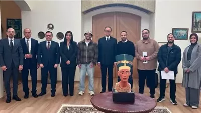 سفيرنا في أستراليا يلتقي مجموعة من الطلاب