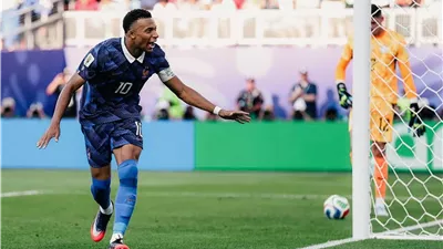 برصيد 10 أهداف.. مبابي يحصد جائزة الحذاء الذهبي في كأس العالم