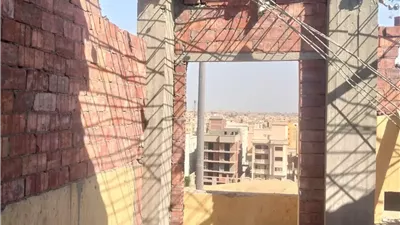 جهاز 6 أكتوبر يشن حملة مكبرة لإزالة غرف الروف المخالفة .. صور