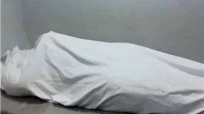 فتاة تنهي حياة والدها المسن بعدما طلب مساعدتها لدخول الحمام