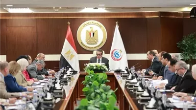 وزير الصحة يتابع مستجدات التشغيل التجريبي لمنظومة التأمين بالمنيا