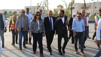 وزيرة التنمية تتفقد منظومة معالجة وتدويرالمخلفات بالعاشر من رمضان