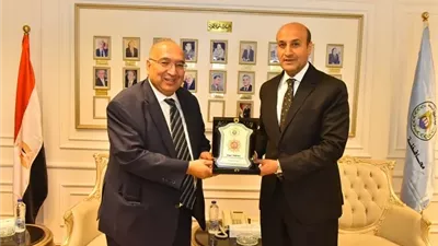 محافظ أسيوط يستقبل رئيس اللجنة الوطنية لمكافحة الهجرة غير الشرعية