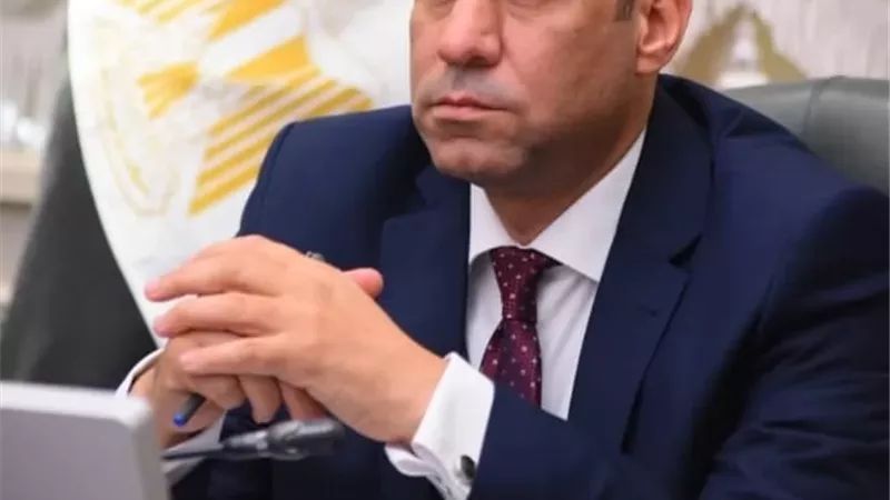 وزير العمل يعلن إجازة