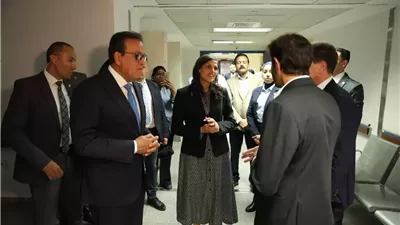 وزير الصحة ونظيرته الفرنسية يتفقدان مستشفى جوستاف روسي