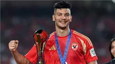 الأهلي يعرض مليون دولار على أشرف داري مقابل فسخ تعاقده
