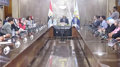 المستشارة أمل عمار ومحافظ كفر الشيخ يلتقيان السيدات العاملات بقطاع الصيد