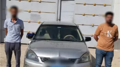 ضبط قائد سيارةصدم كراسي مقهى بالبحيرة وتعريض حياة المواطنين للخطر