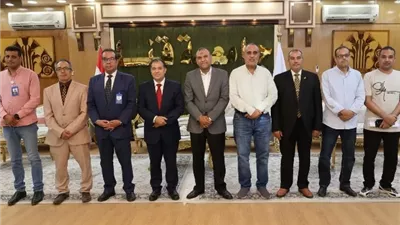 رئيس جامعة قنا يستقبل وفد هيئة تعليم الكبار لبحث التعاون المشترك
