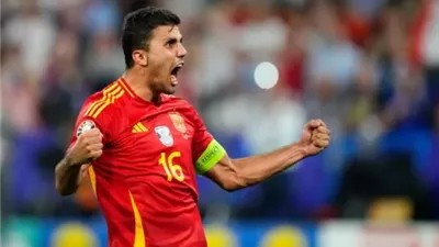 ريال مدريد ينفي التفاوض مع رودري لاعب المان سيتي
